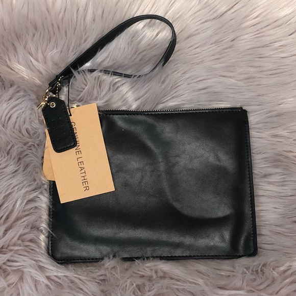 Savanna Accessories - Genuine Leather Wristlet Pouch